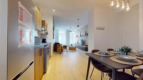 Quarto privado em 70 Rue Michelet, 42100 Saint-Étienne, France, imagem 19 de 21