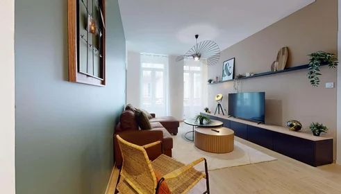 Quarto privado em 70 Rue Michelet, 42100 Saint-Étienne, France, imagem 8 de 21