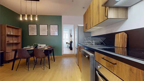 Quarto privado em 70 Rue Michelet, 42100 Saint-Étienne, France, imagem 9 de 21