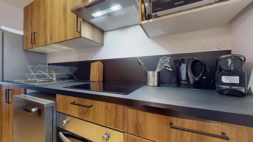Quarto privado em 70 Rue Michelet, 42100 Saint-Étienne, France, imagem 10 de 21