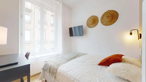 Habitación privada en Saint-Étienne, France, imagen 1 de 10