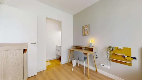 Prywatny pokój 3 Sq. Alexis Carrel, 49100 Angers, France, obraz 8 19