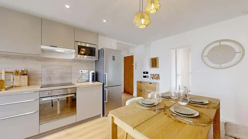 Chambre privée à 2 Rue de Wassy, 44100 Nantes, France, image 20 de 21