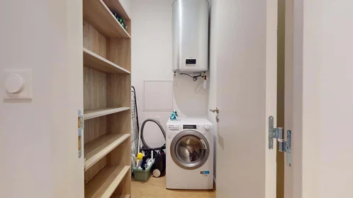 Privatzimmer in der 18 Rue Sidi Brahim, 38100 Grenoble, France, bild 16 von 18