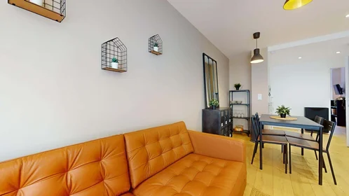 Habitación privada en 1 Rue Pierre Termier, 42100 Saint-Étienne, France, imagen 12 de 20