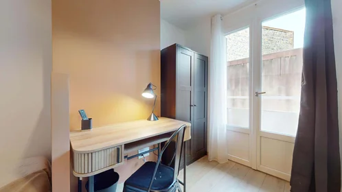 Habitación privada en 1 Rue Pierre Termier, 42100 Saint-Étienne, France, imagen 4 de 20
