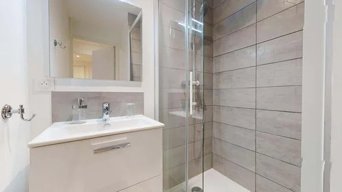 Habitación privada en 1 Rue Pierre Termier, 42100 Saint-Étienne, France, imagen 8 de 20
