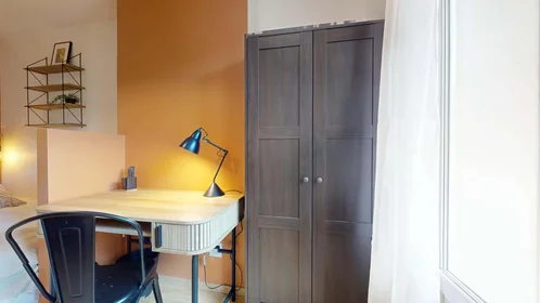 Chambre privée à 1 Rue Pierre Termier, 42100 Saint-Étienne, France, image 9 de 20
