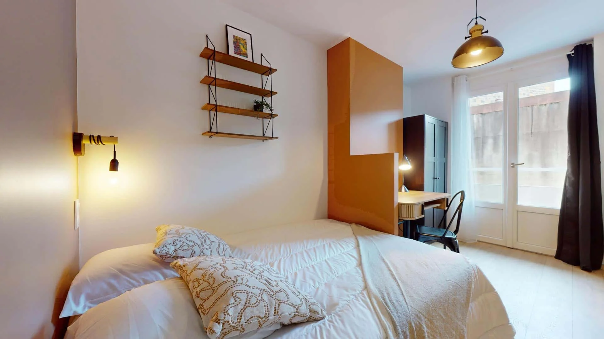 Chambre confortable pour étudiants disponible dans 