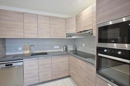 Prywatny pokój 4 Pl. Sainte-Clotilde, 51100 Reims, France, obraz 17 20