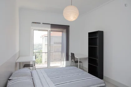 Private room at Rua Nicolau Chanterenne, image 1 of 10