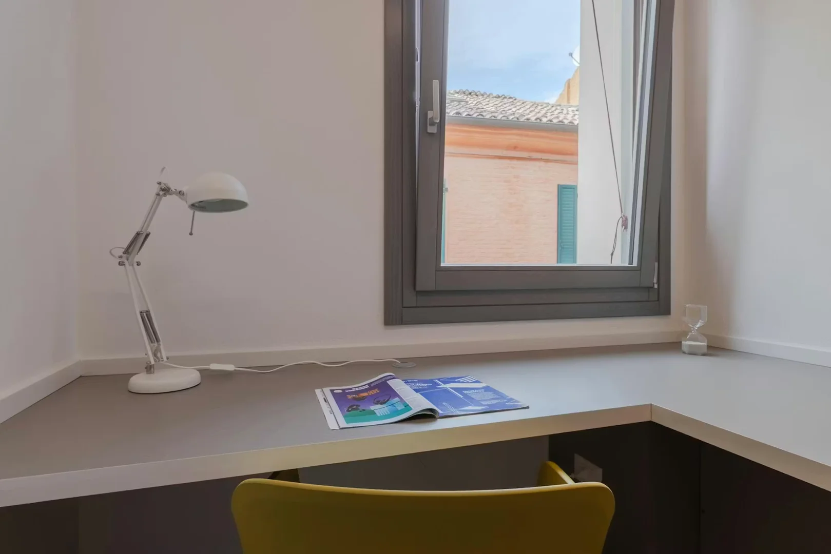Functional student room perfect for studying in