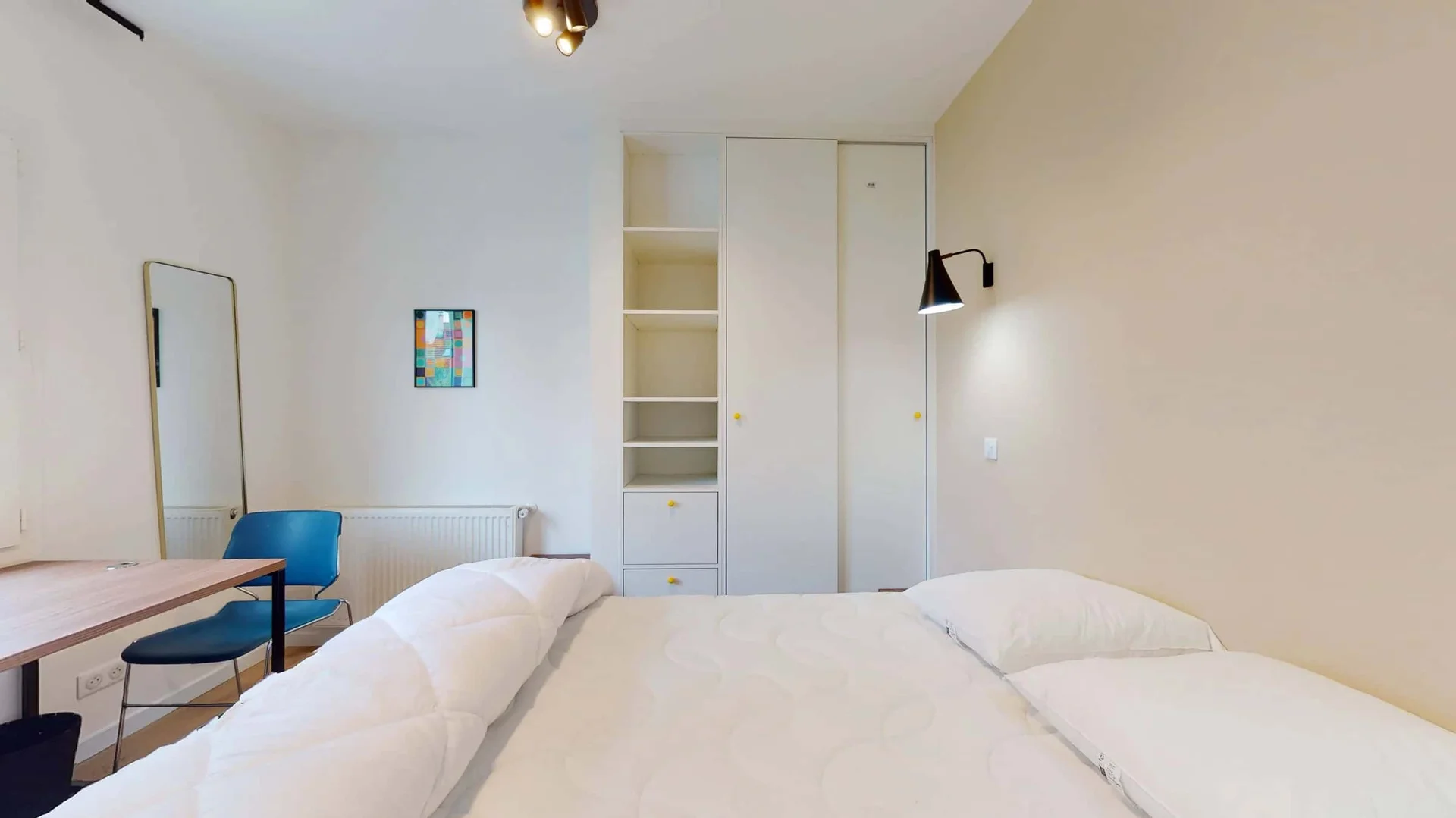 Zimmer in Studentenwohnung in  zu vermieten, voll möbliert