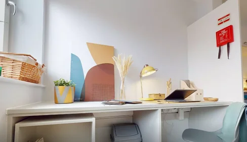 Studio in residence at Newland House, 49 Mount St, Nottingham NG1 6HE, United Kingdom, image 3 of 17