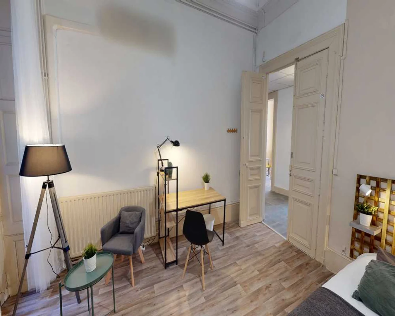 Chambre d'étudiant lumineuse et aérée avec accès facile à l'université dans 