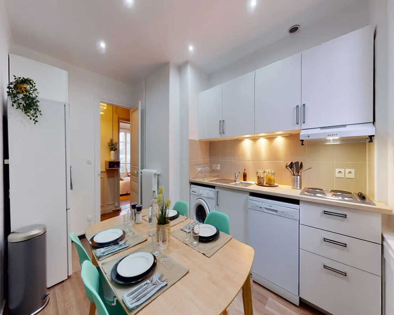 Chambre confortable pour étudiants disponible dans 