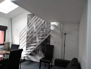 Logement entier à Passage Dubois, , image 1 de 7