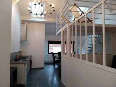 Logement entier à Passage Dubois, , image 2 de 7