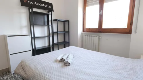 Quarto privado em Via Savoia, 15, 07100 Sassari SS, Italy, imagem 3 de 29