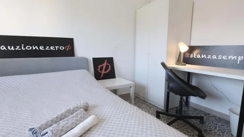 Quarto privado em Via Savoia, 15, 07100 Sassari SS, Italy, imagem 4 de 29