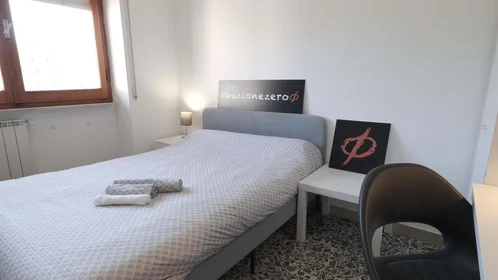 Quarto privado em Via Savoia, 15, 07100 Sassari SS, Italy, imagem 7 de 29
