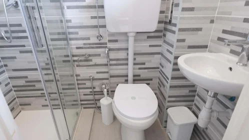 Quarto privado em Via Savoia, 15, 07100 Sassari SS, Italy, imagem 22 de 30