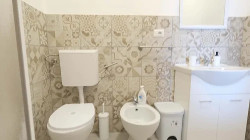 Quarto privado em Via Savoia, 15, 07100 Sassari SS, Italy, imagem 29 de 39
