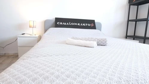 Quarto privado em Via Savoia, 15, 07100 Sassari SS, Italy, imagem 2 de 30