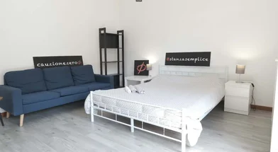 Quarto privado em Via Savoia, 15, 07100 Sassari SS, Italy, imagem 7 de 29