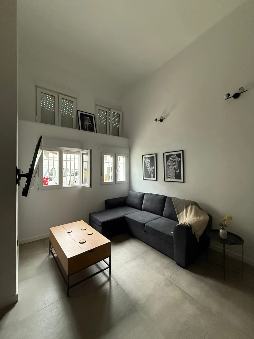 Quarto de estudante económico com localização conveniente em 