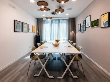 Studio in residence at Mainzer Landstraße 235, image 5 of 7
