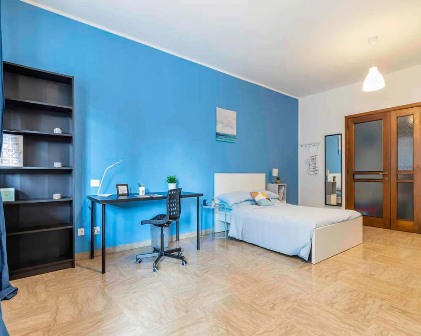 Cozy room for students available in 