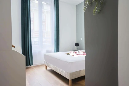 Chambre privée à 13 Av. Jean Jaurès, 51100 Reims, France, image 1 de 10