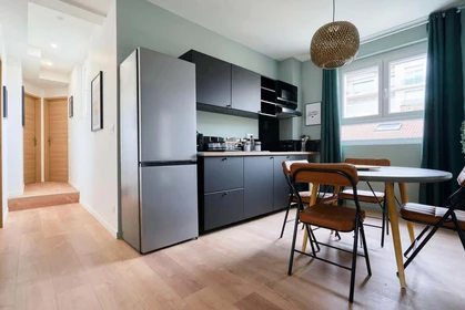 Özel oda konumu 13 Av. Jean Jaurès, 51100 Reims, France, 17 19 görüntüsü