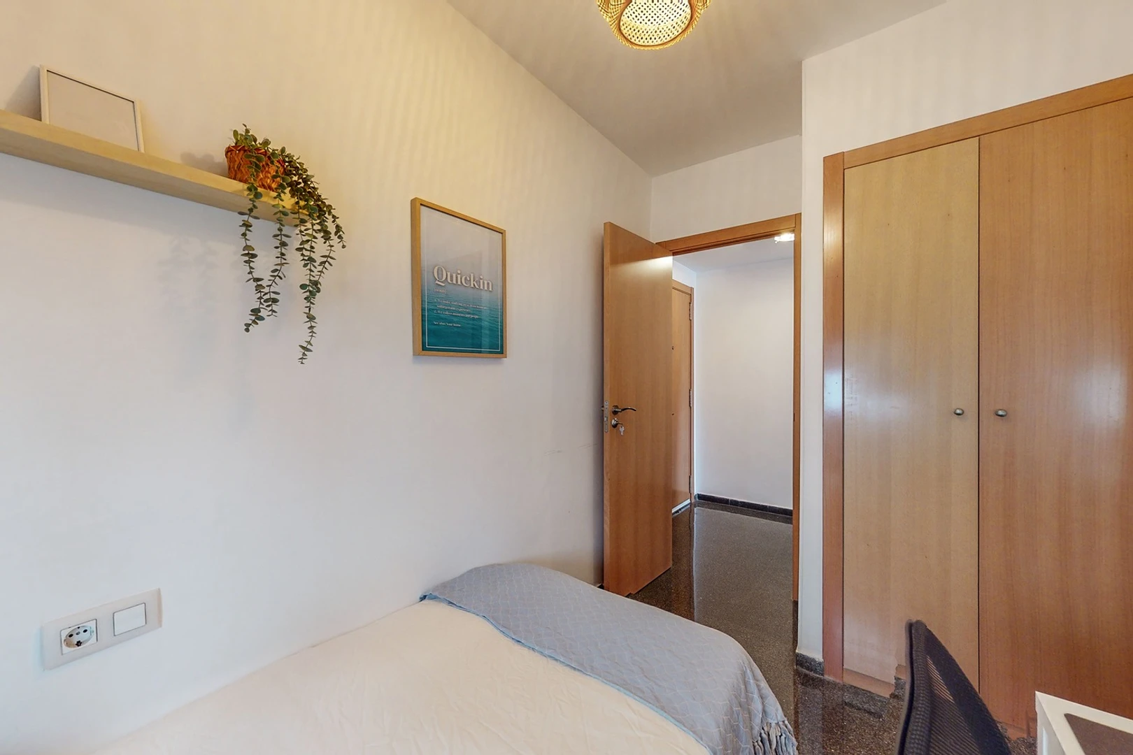 Zimmer mit Doppelbett zu vermieten valencia