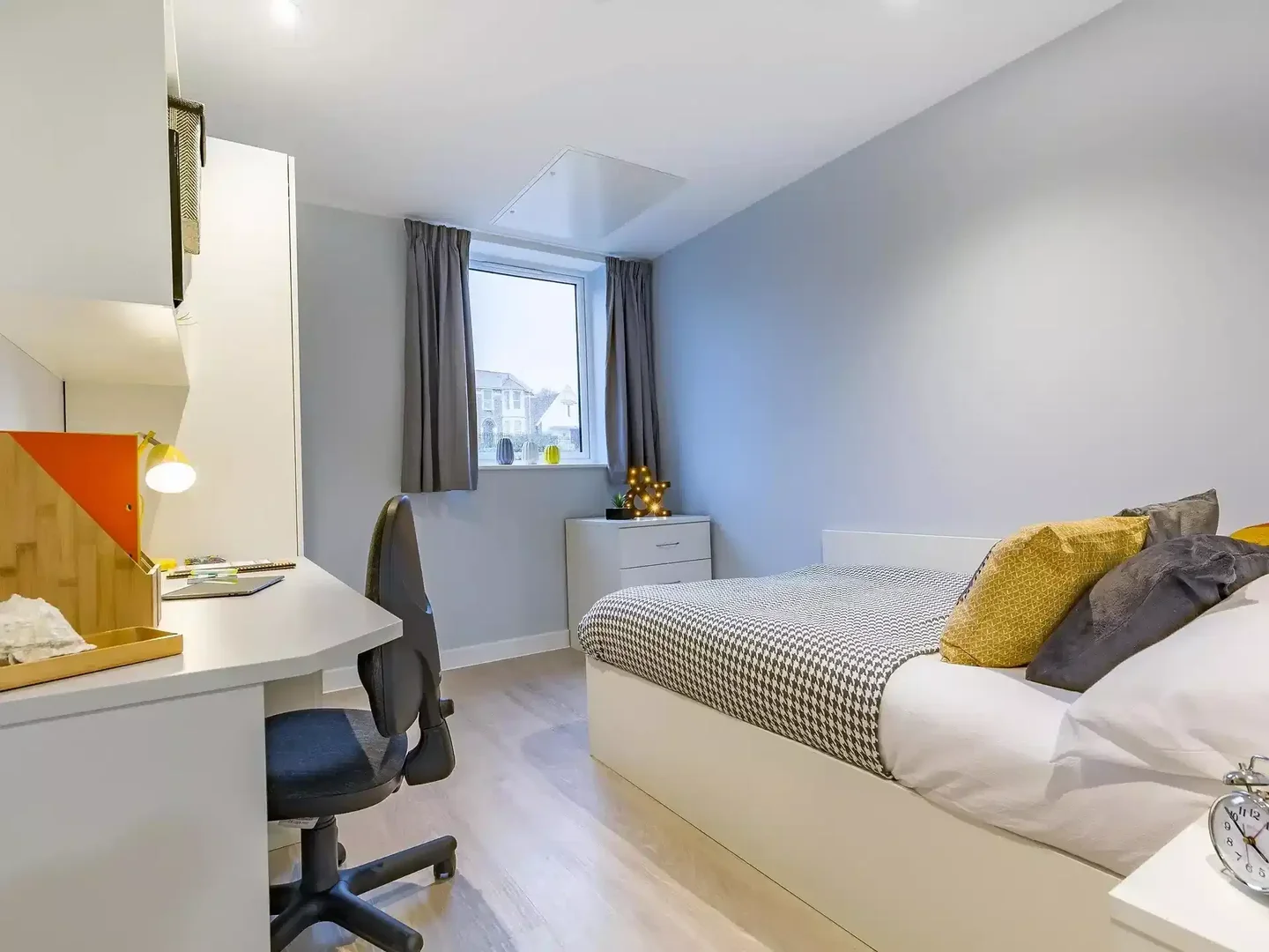 Budget-friendly student room close to campus in 