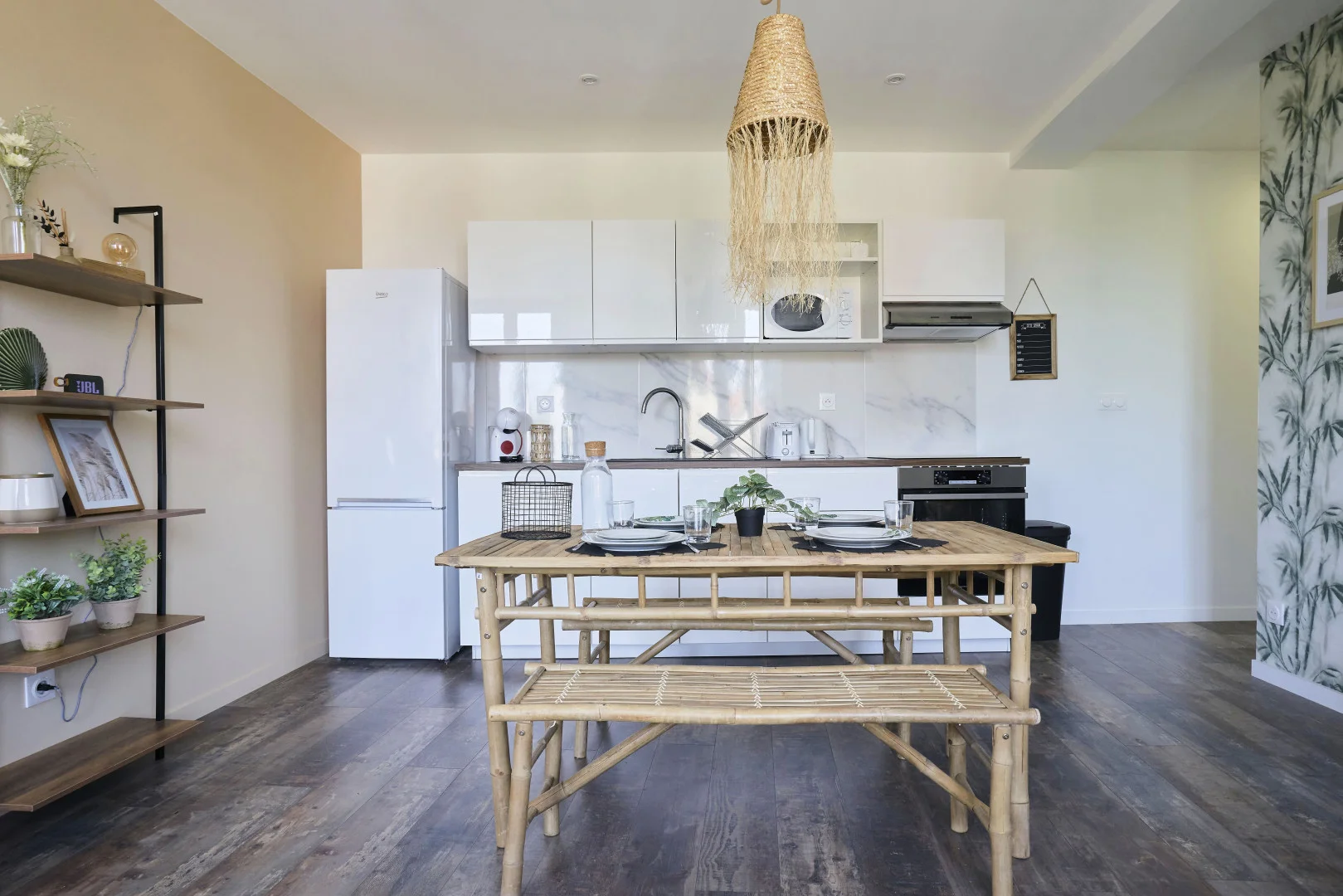 Student-friendly room in with modern amenities