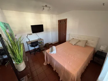 Habitación privada en Praça Mestre Pêro, imagen 1 de 10