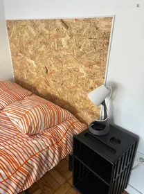 Quarto privado em Rua Coronel Almeida Valente, imagem 1 de 10