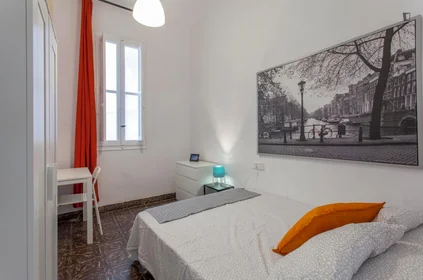 Stanza privata in Carrer de Guillem de Castro, immagine 1 di 10