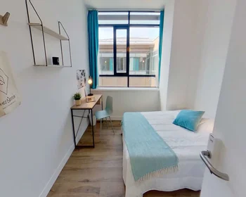 Private room at Avenue Sainte-Anne, image 1 of 10