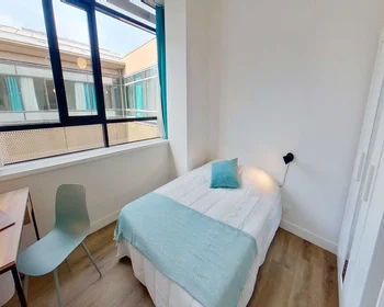 Private room at Avenue Sainte-Anne, image 2 of 23