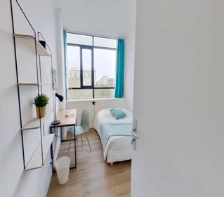 Private room at Avenue Sainte-Anne, image 1 of 24