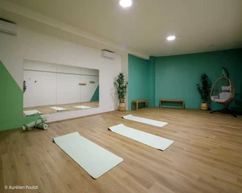 Private room at Avenue Sainte-Anne, image 16 of 24