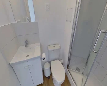 Private room at Avenue Sainte-Anne, image 4 of 24