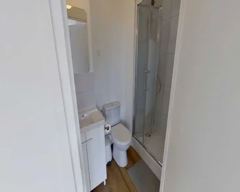 Private room at Avenue Sainte-Anne, image 12 of 24