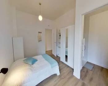 Private room at Avenue Sainte-Anne, image 1 of 23