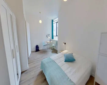 Private room at Avenue Sainte-Anne, image 2 of 23