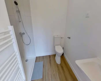 Private room at Avenue Sainte-Anne, image 3 of 23