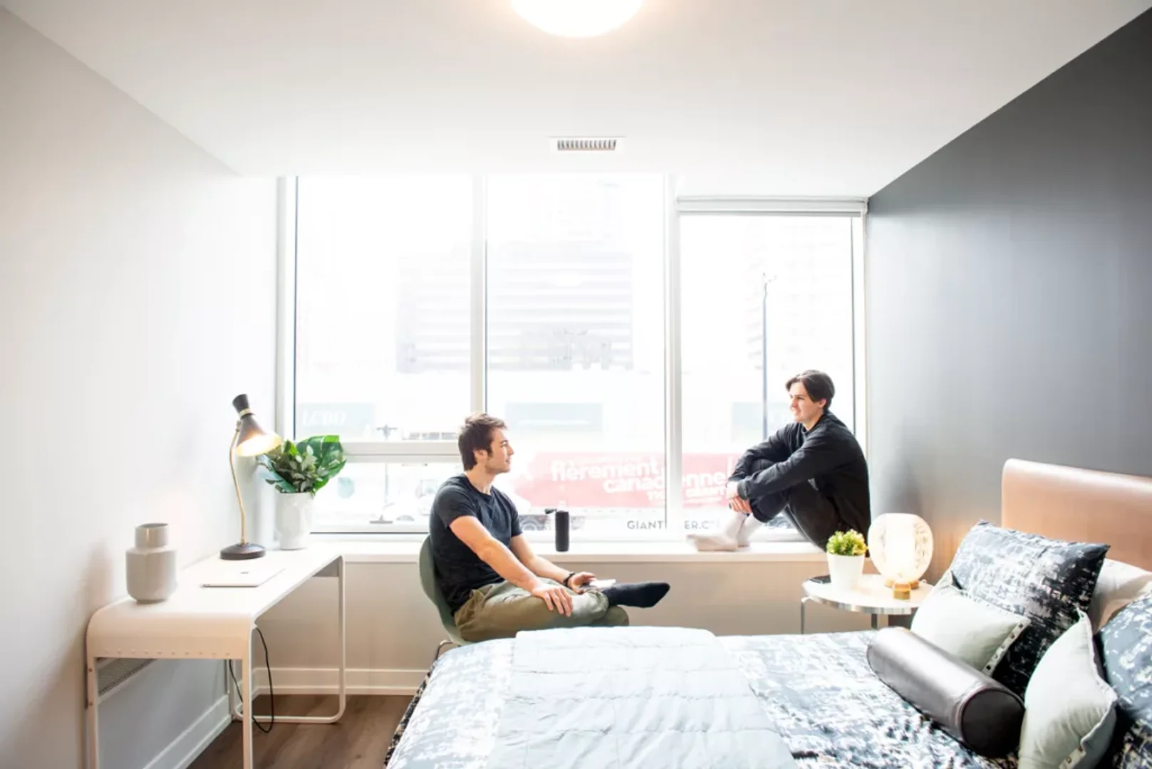 305 Rideau Street Ottawa, ON K1N 9E5 , Canada